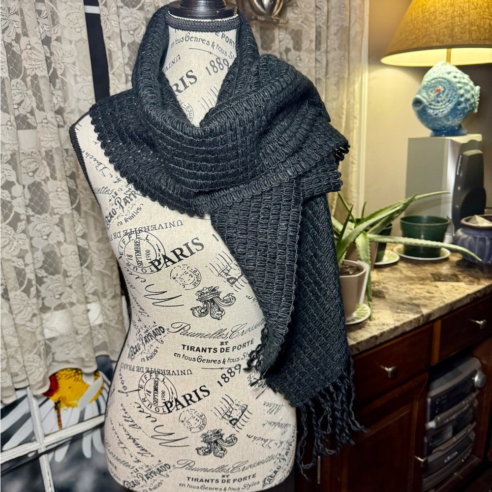 90’s Vintage Jessica Black Knit Scarf for Versatile Styling